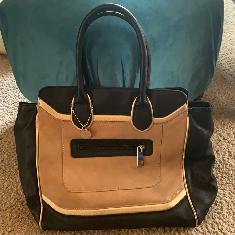 Big Buddha Santa Barbara black purse!!
